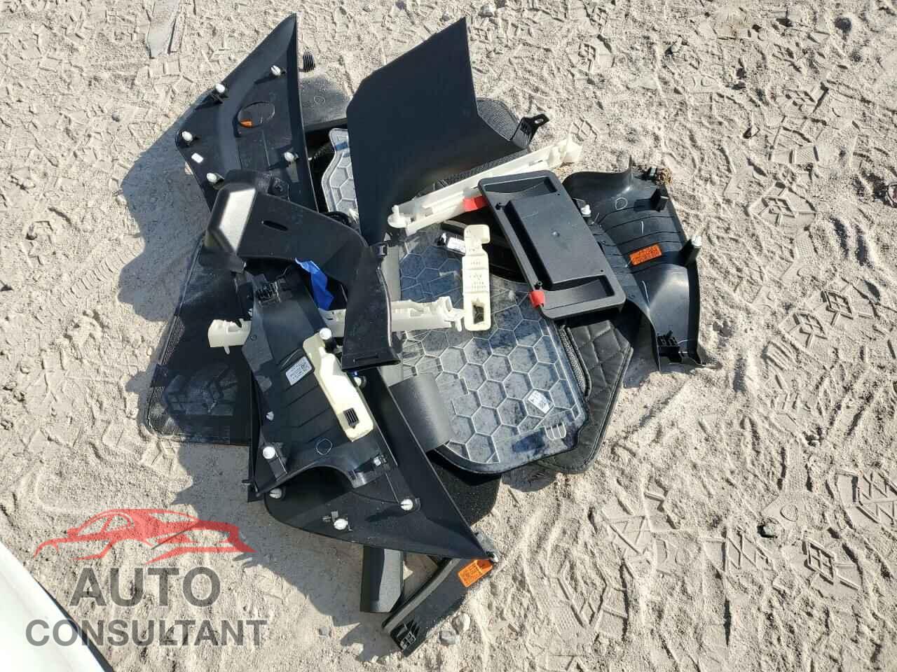 TESLA MODEL 3 2023 - 5YJ3E1EA7PF572281