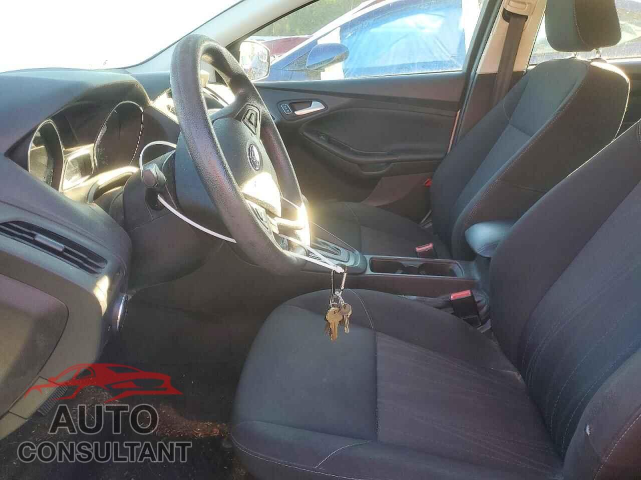 FORD FOCUS 2017 - 1FADP3F24HL308750