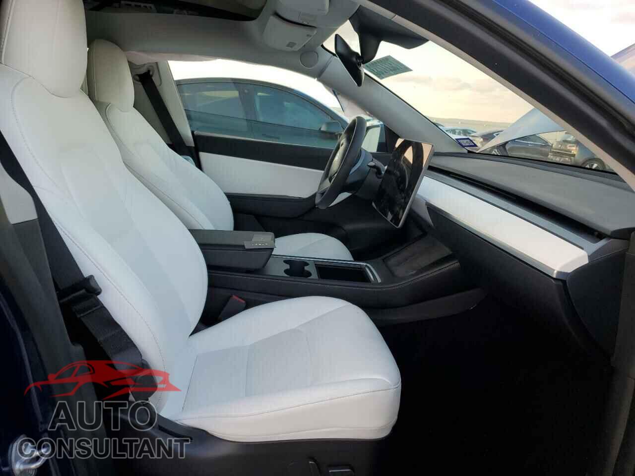TESLA MODEL Y 2021 - 5YJYGAEE3MF294946