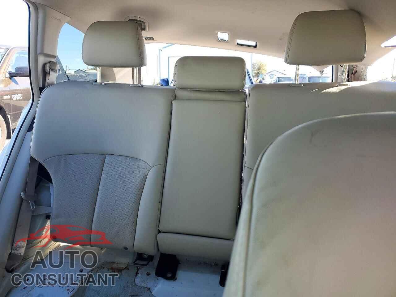 SUBARU OUTBACK 2011 - 4S4BRDKC4B2377429
