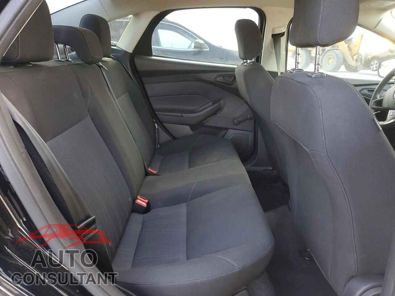 FORD FOCUS 2016 - 1FADP3E28GL225631
