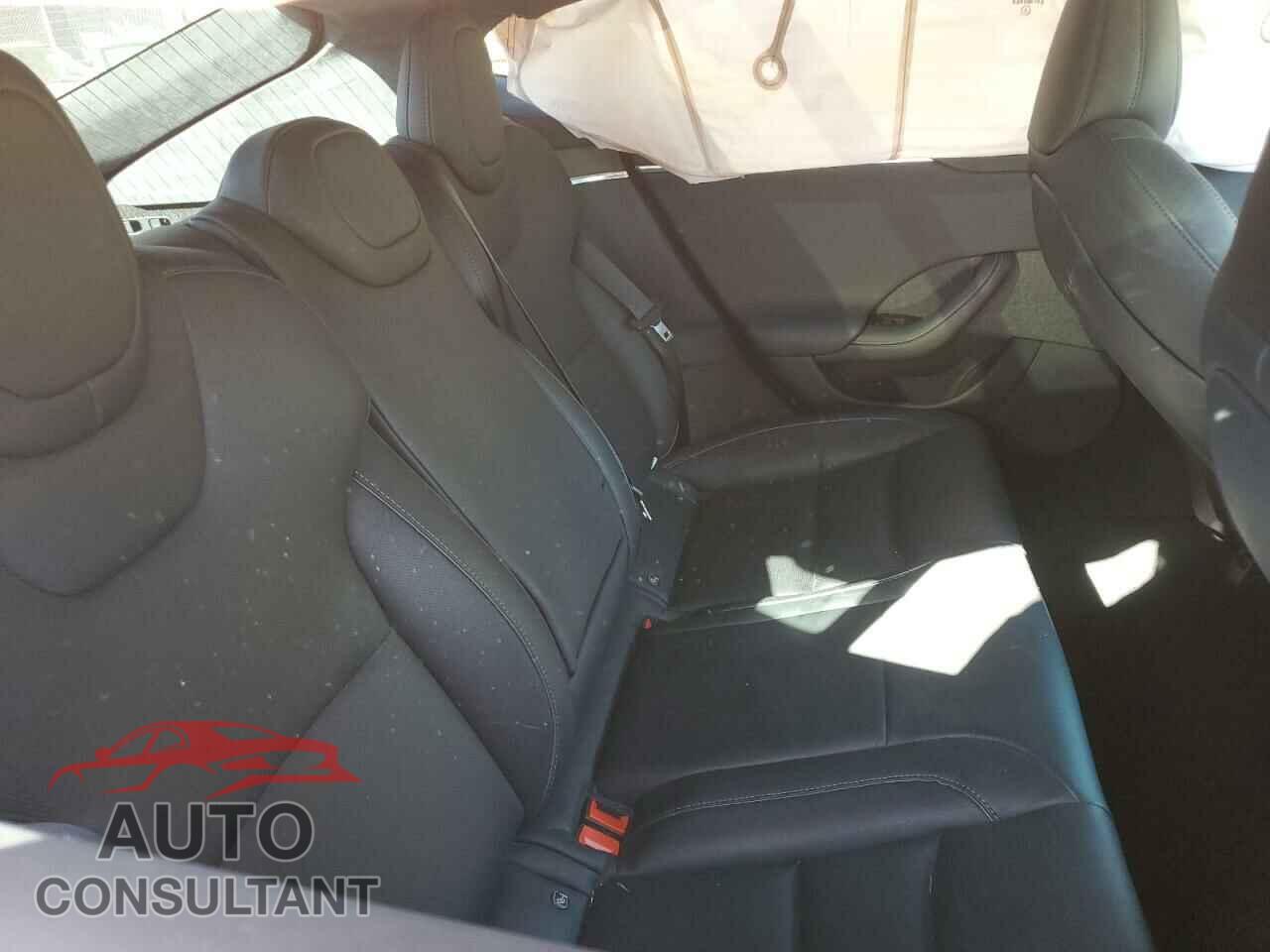 TESLA MODEL S 2021 - 5YJSA1E67MF435324