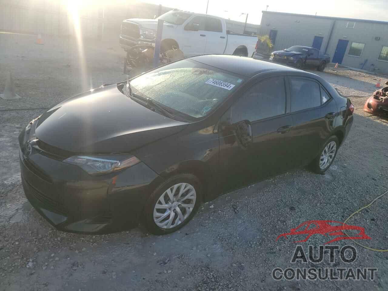 TOYOTA COROLLA 2018 - 2T1BURHE7JC063315