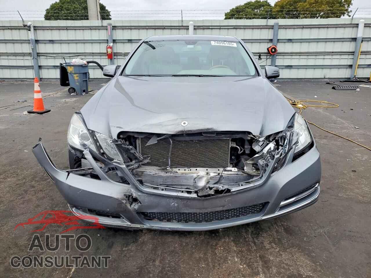 MERCEDES-BENZ E-CLASS 2013 - WDDHF8JB0DA717469