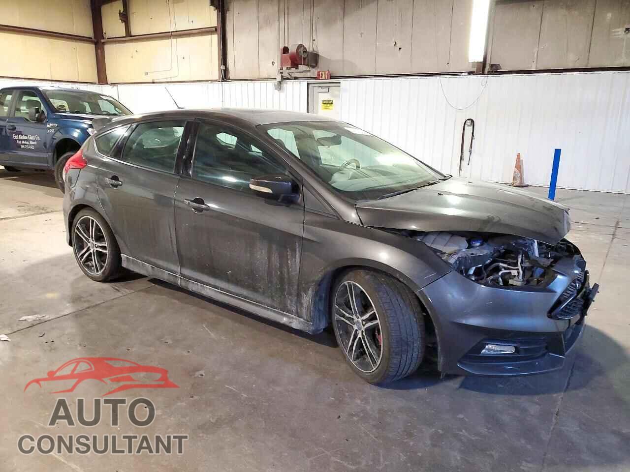 FORD FOCUS 2017 - 1FADP3L90HL317804