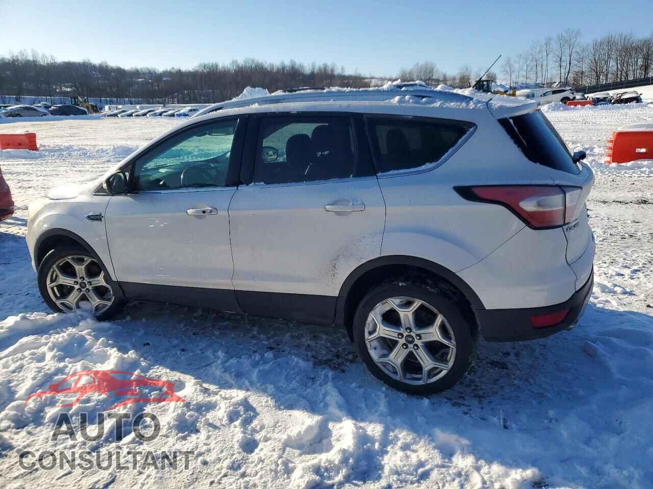 FORD ESCAPE 2017 - 1FMCU9JD3HUD63822