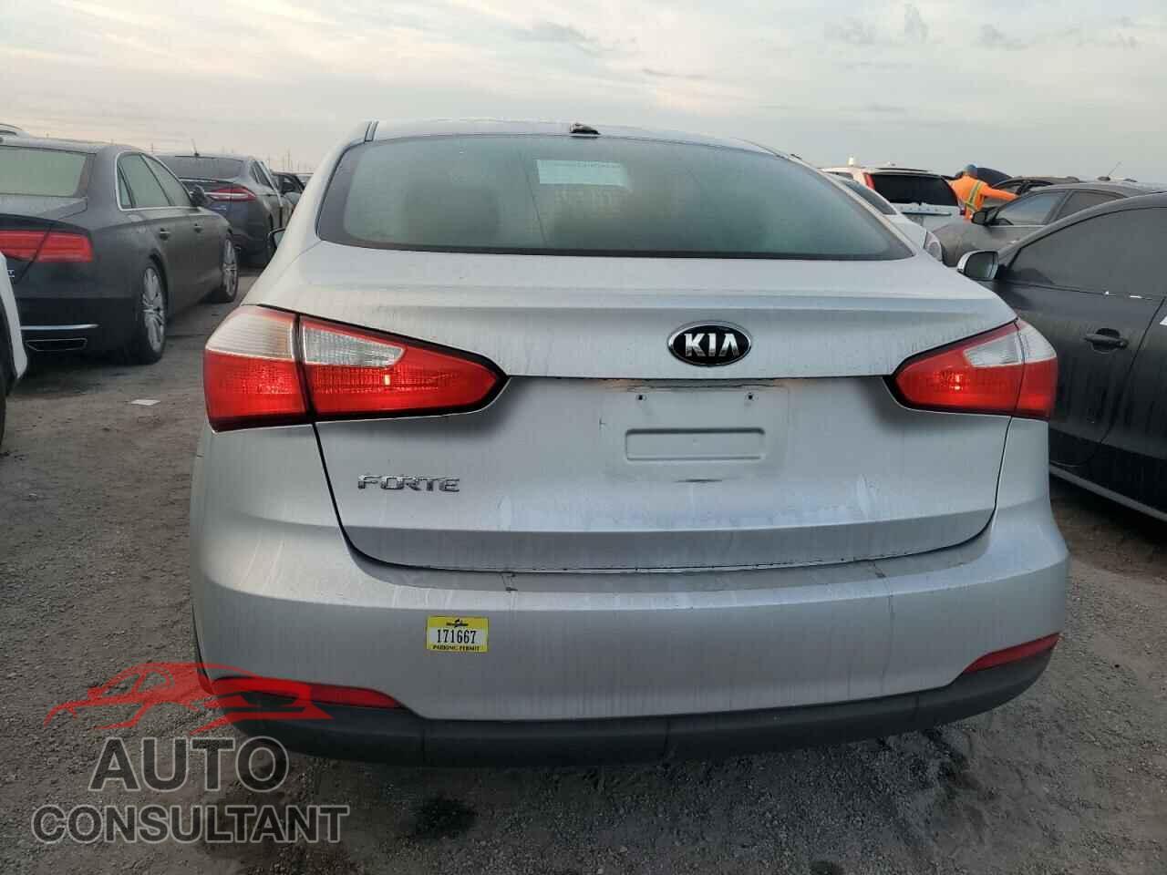 KIA FORTE 2016 - KNAFK4A67G5520902