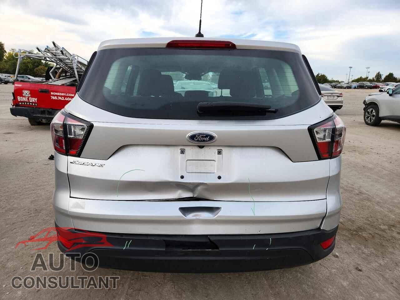 FORD ESCAPE 2017 - 1FMCU0F70HUB80005