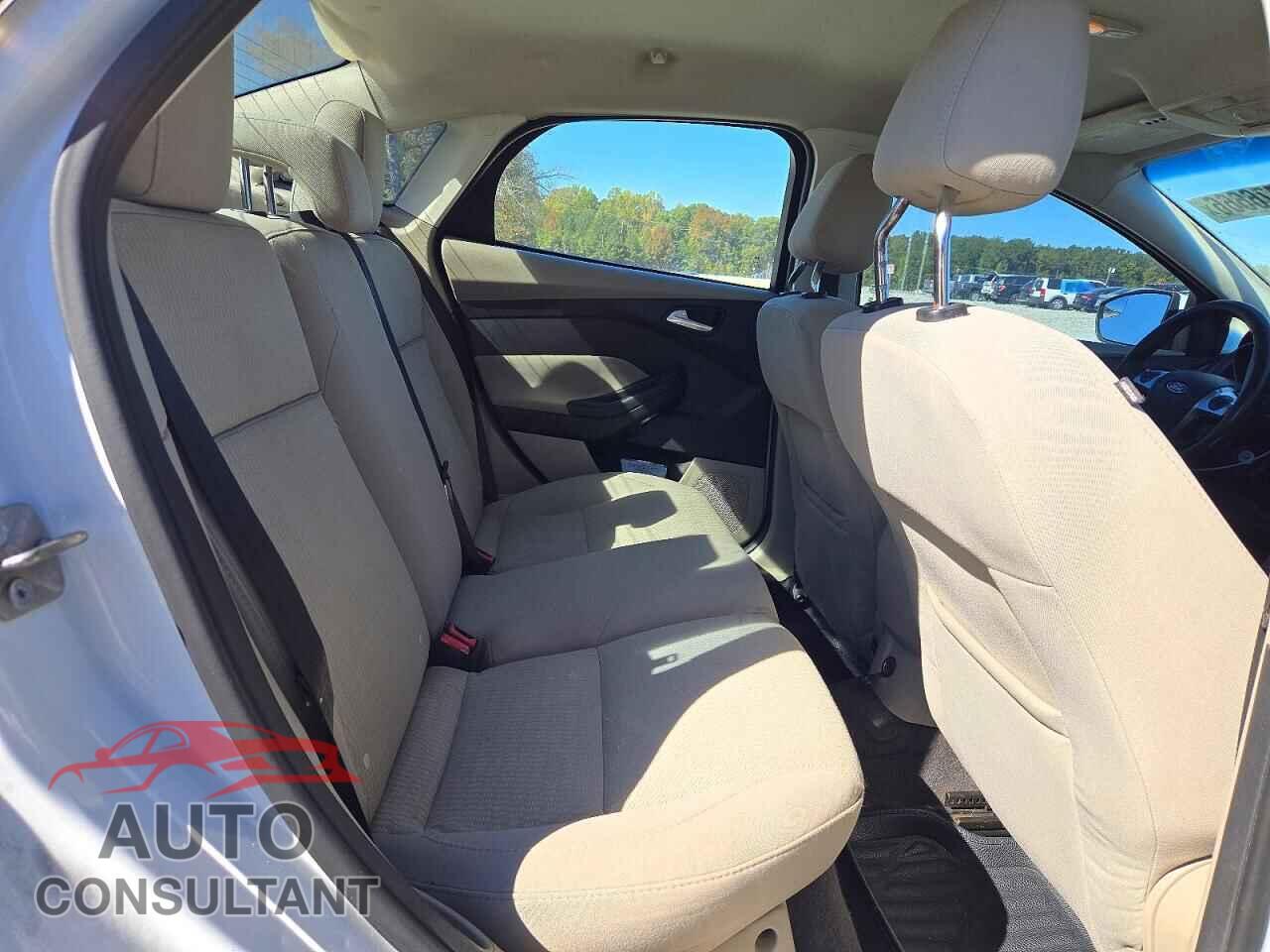 FORD FOCUS 2012 - 1FAHP3H21CL376012