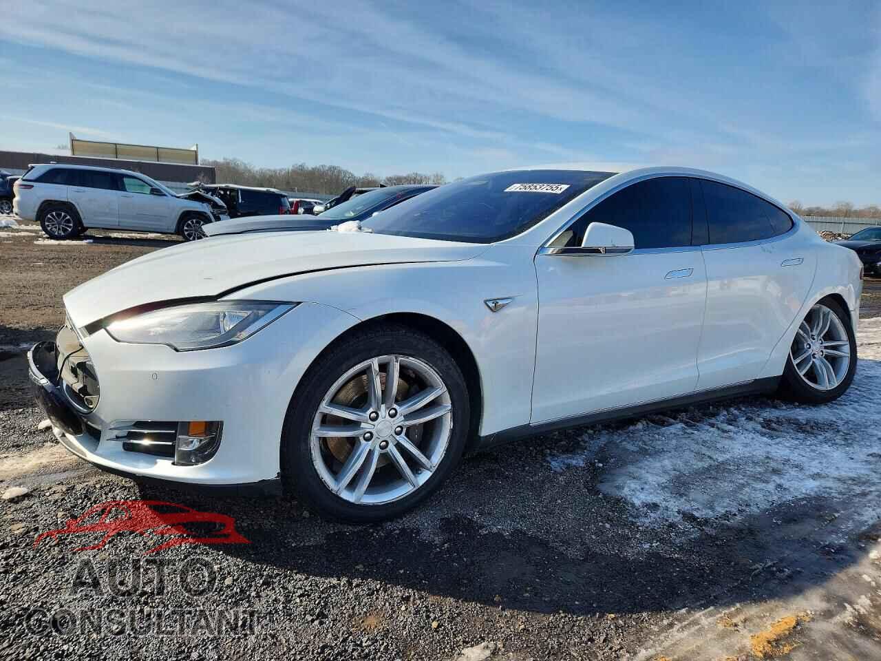 TESLA MODEL S 2014 - 5YJSA1H1XEFP38471