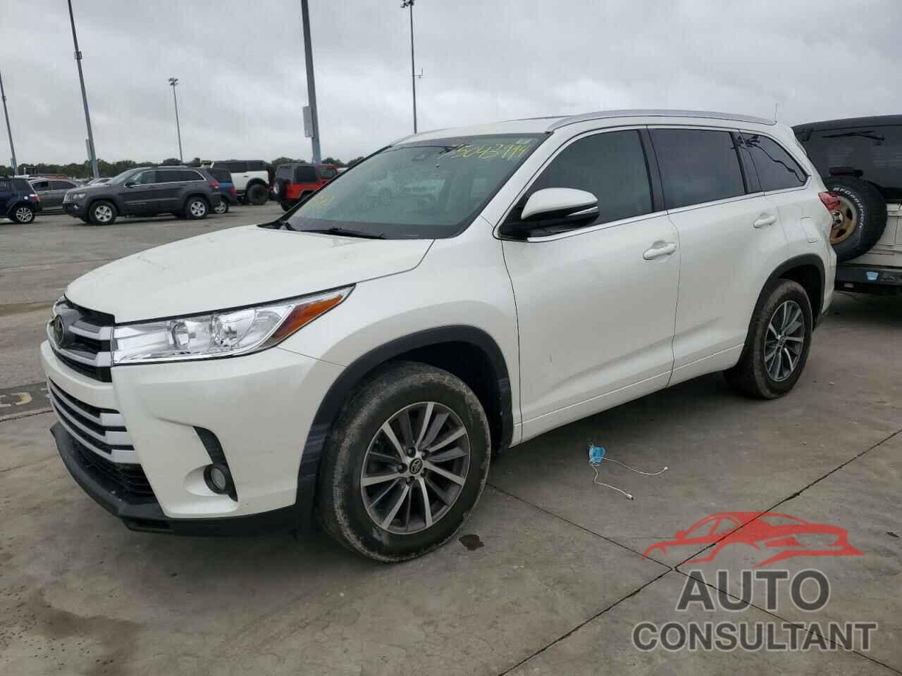 TOYOTA HIGHLANDER 2018 - 5TDKZRFHXJS549929