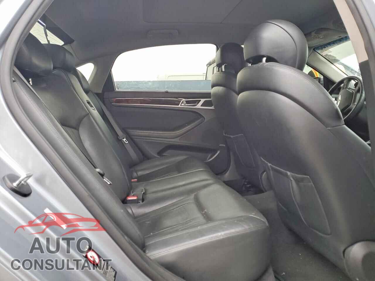 HYUNDAI GENESIS 2016 - KMHGN4JE5GU135409