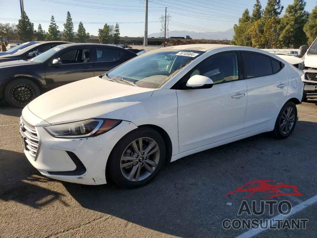 HYUNDAI ELANTRA 2018 - 5NPD84LF1JH262082