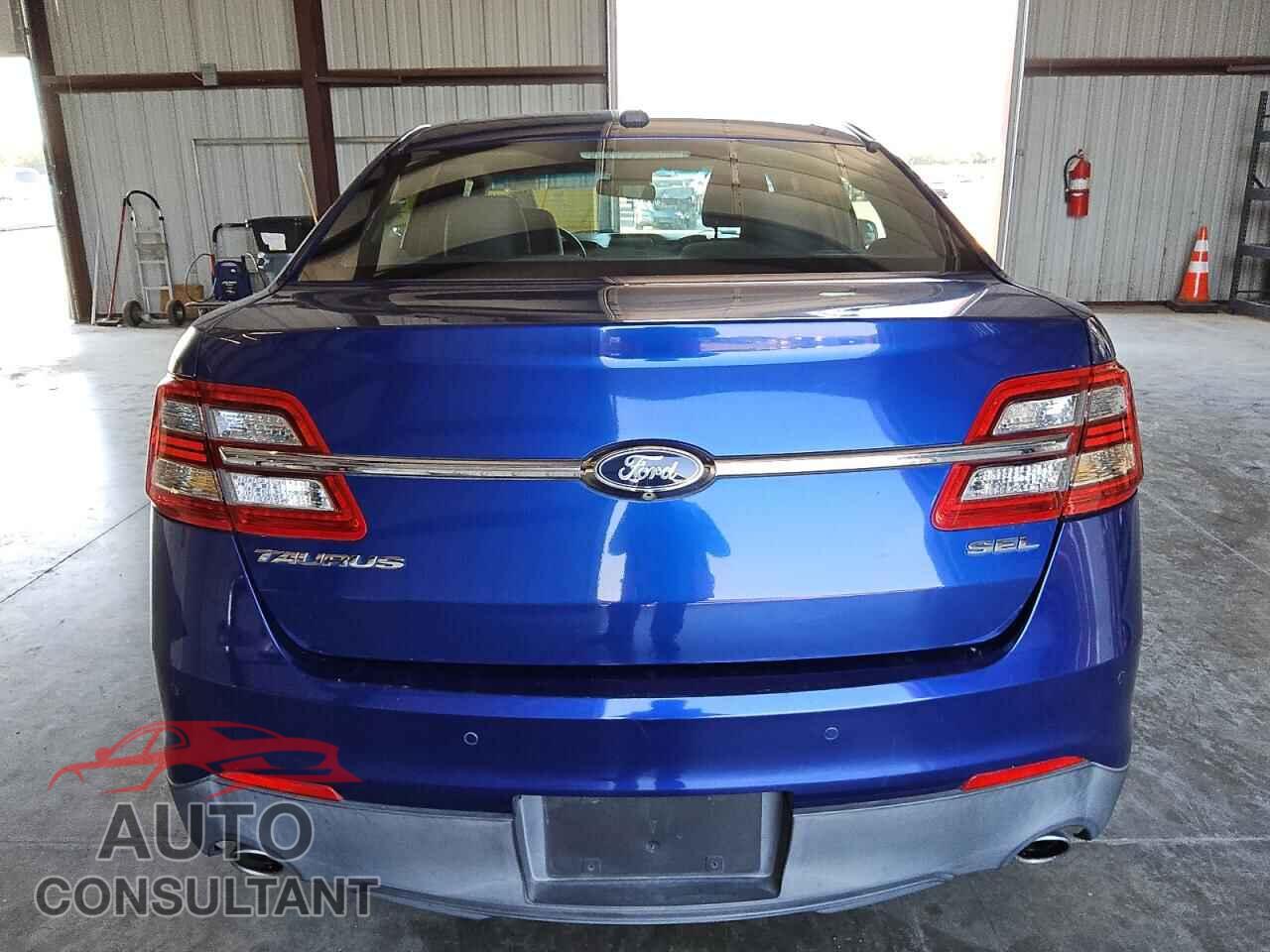 FORD TAURUS 2015 - 1FAHP2E82FG173002