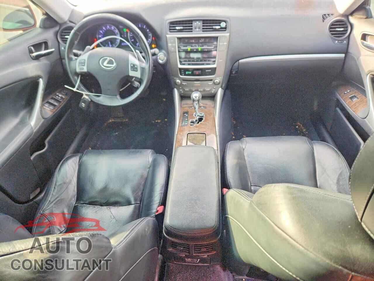 LEXUS IS 2011 - JTHBF5C28B5152002