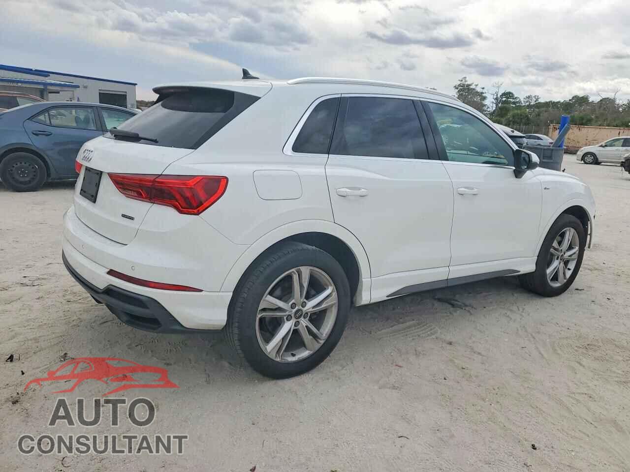 AUDI Q3 2022 - WA1EECF35N1149672