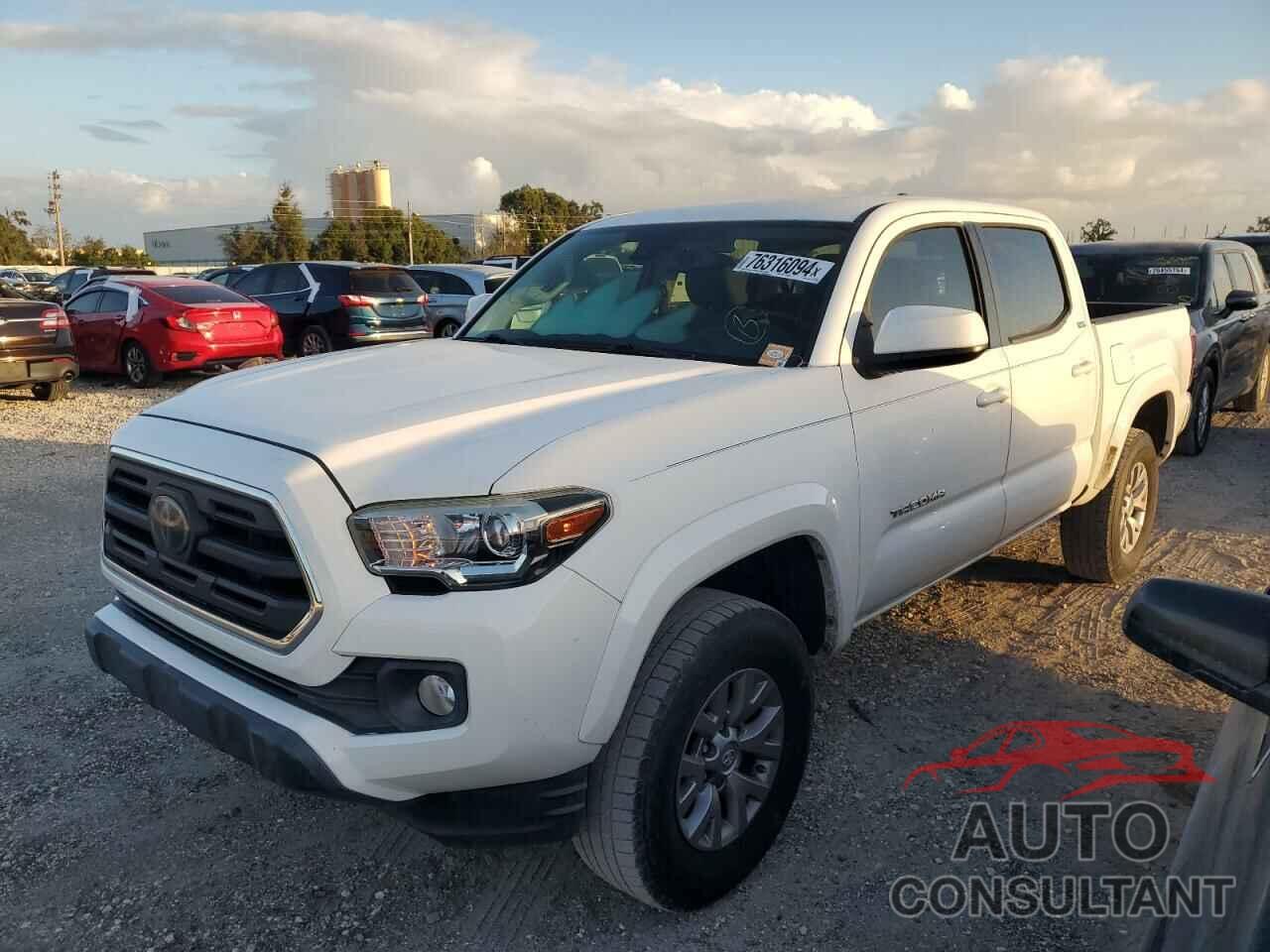 TOYOTA TACOMA 2018 - 3TMAZ5CN8JM055843