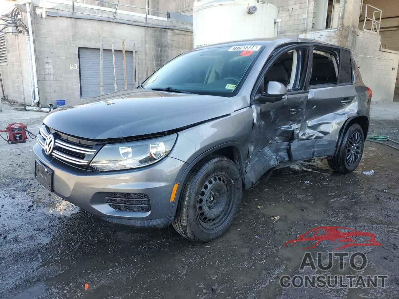 VOLKSWAGEN TIGUAN 2017 - WVGAV7AX2HK046175