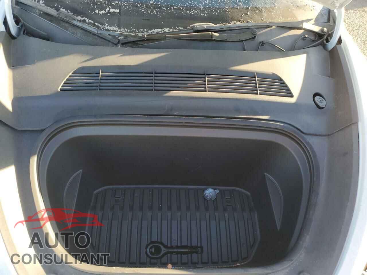 TESLA MODEL Y 2024 - 7SAYGDED4RF009285