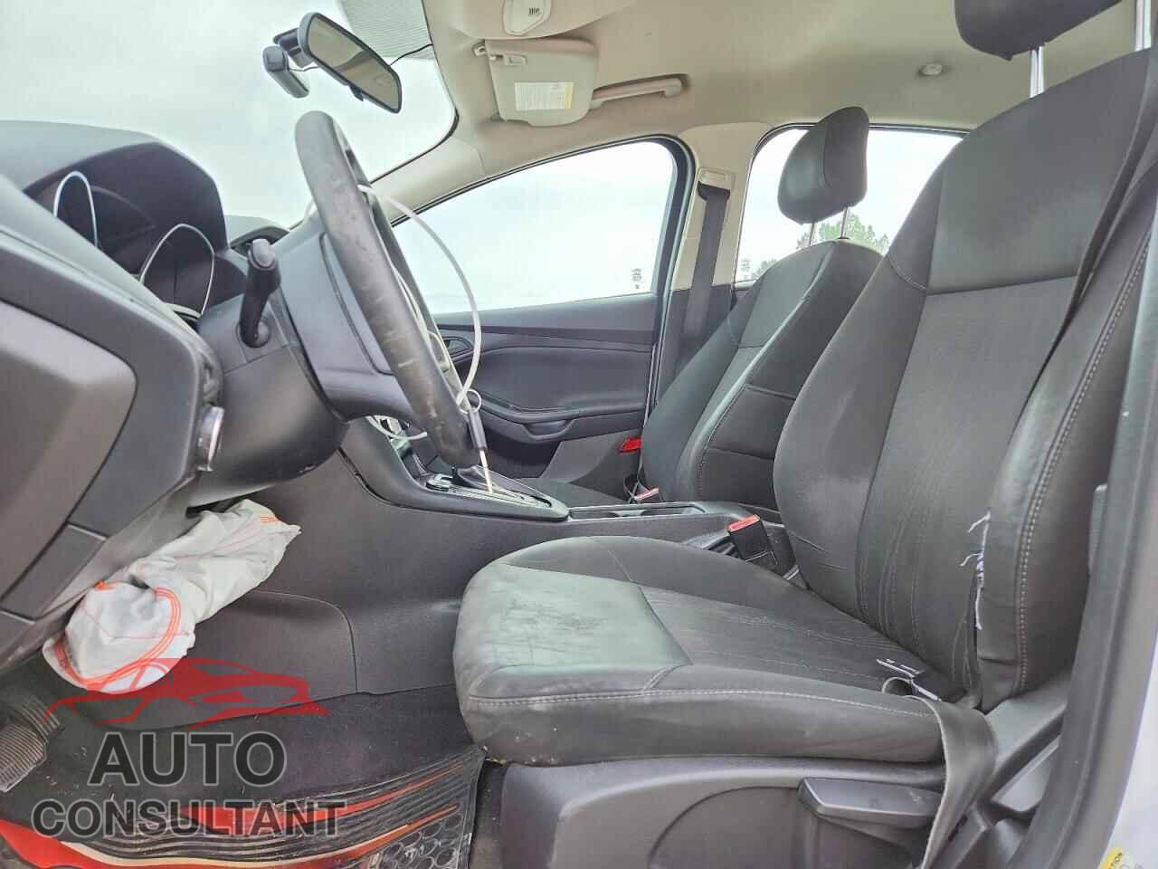 FORD FOCUS 2017 - 1FADP3E21HL337561