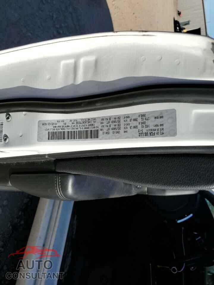 DODGE DURANGO 2019 - 1C4RDJAG9KC755596
