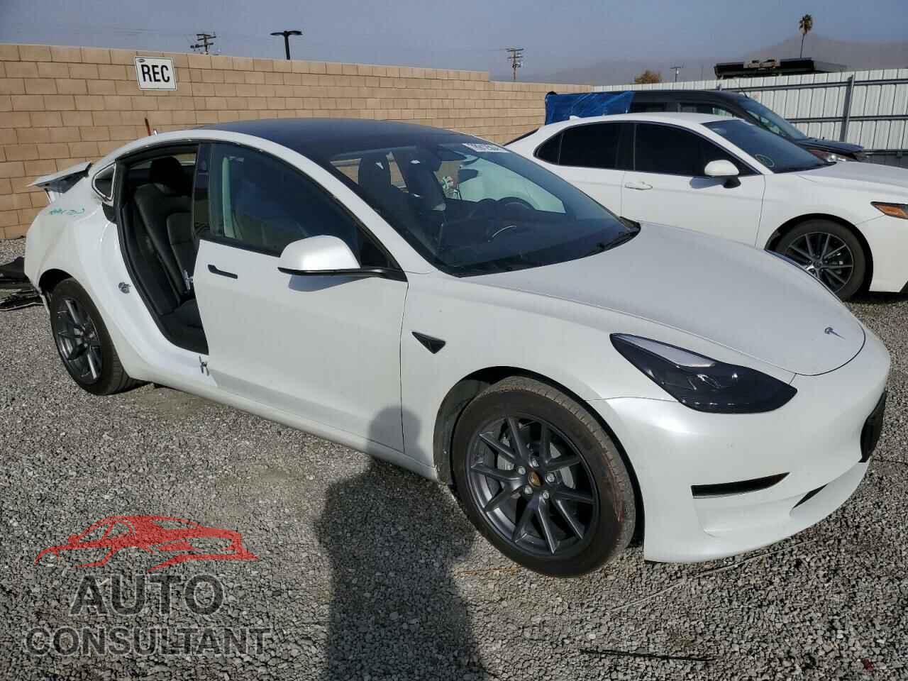 TESLA MODEL 3 2022 - 5YJ3E1EA2NF375323