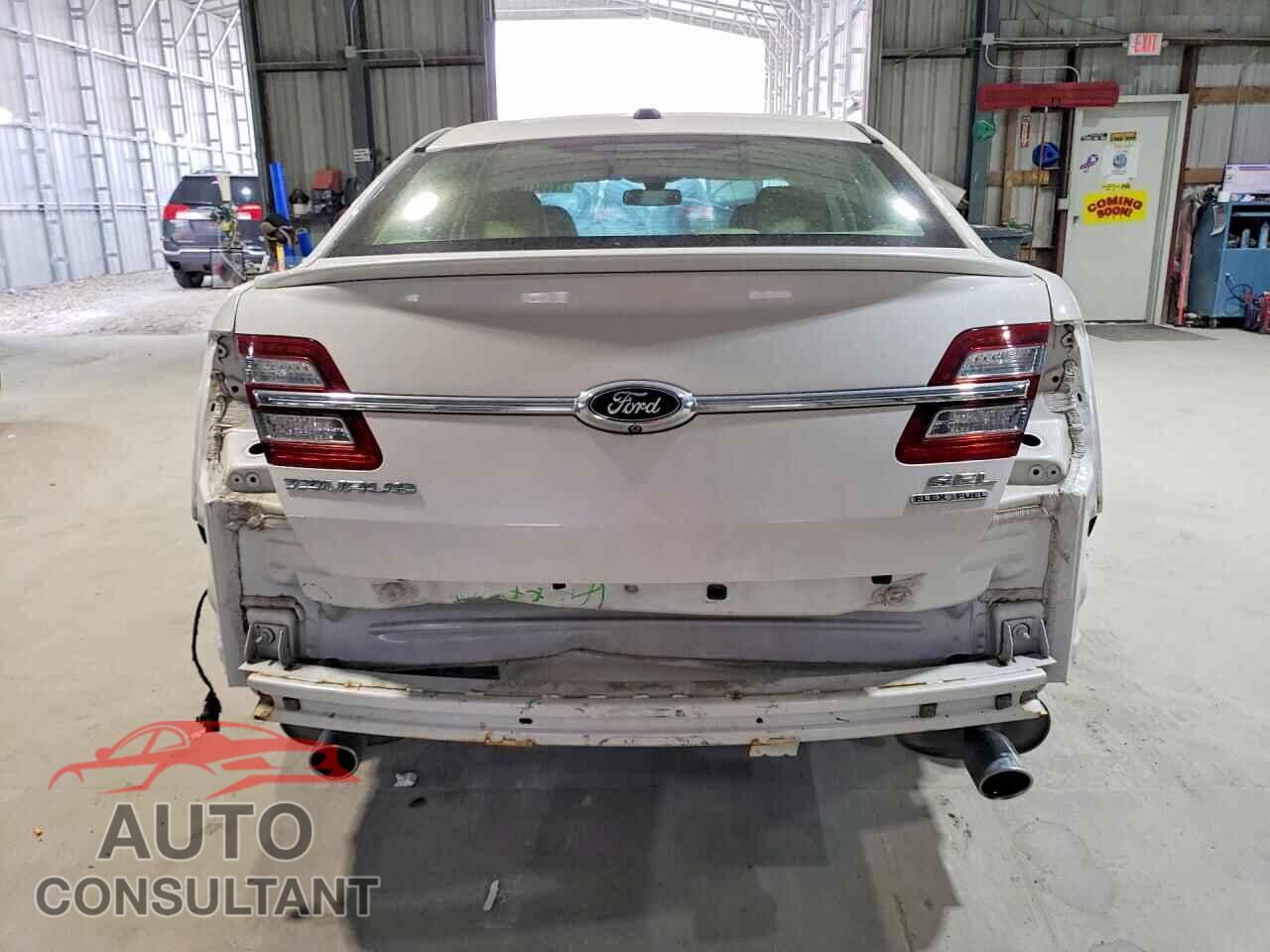 FORD TAURUS 2015 - 1FAHP2E88FG181797