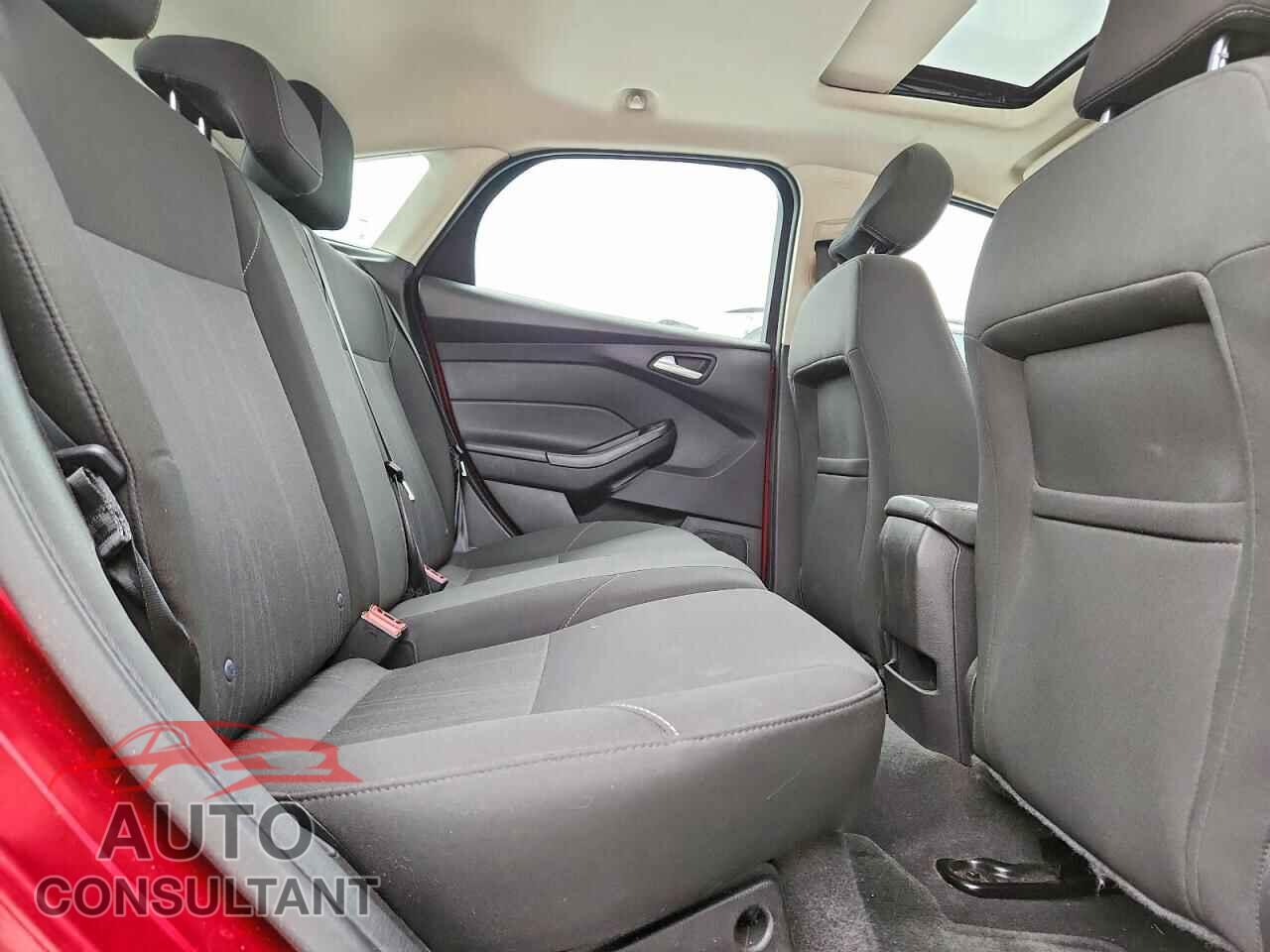 FORD FOCUS 2015 - 1FADP3K26FL214775