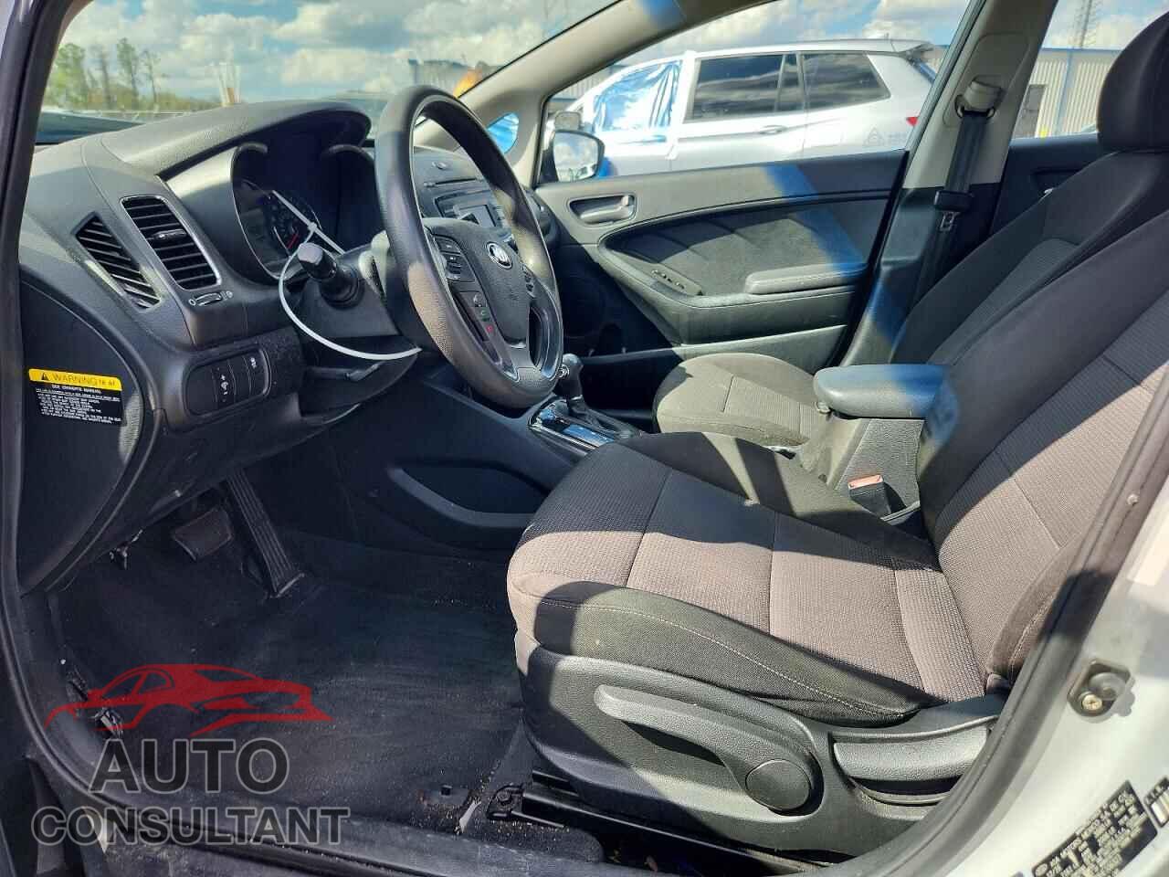 KIA FORTE 2017 - 3KPFK4A78HE106321
