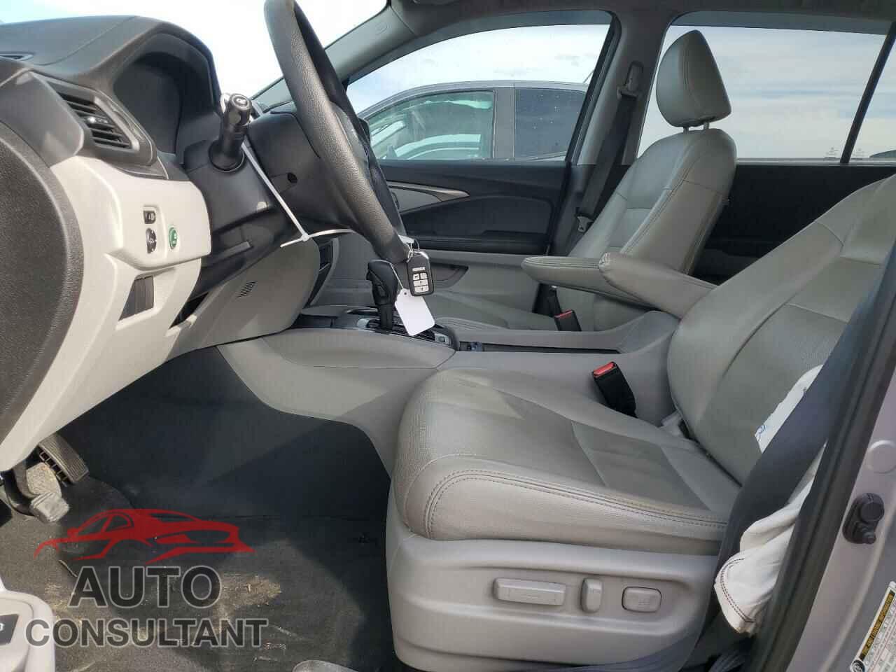 HONDA PILOT 2017 - 5FNYF5H39HB020497