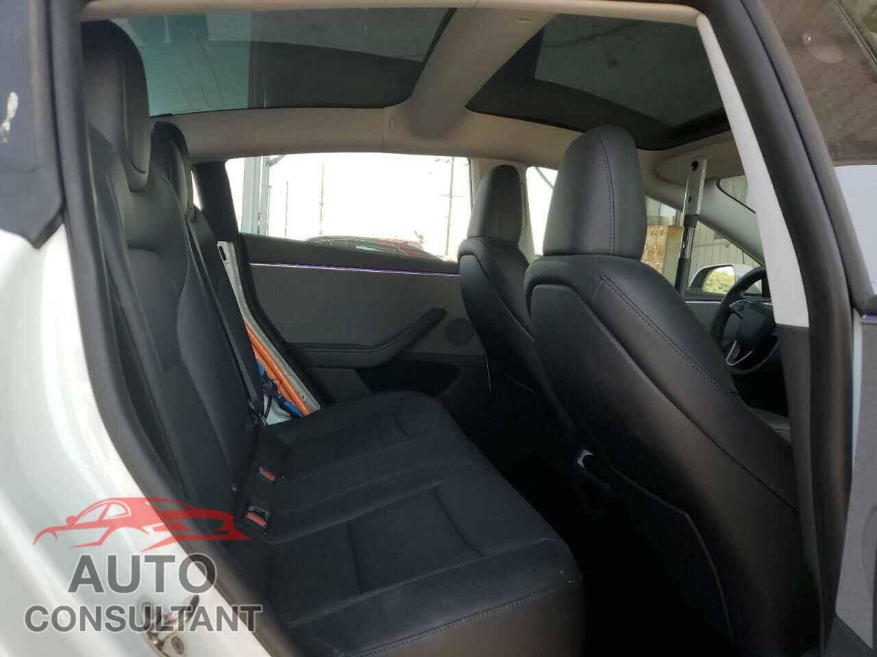 TESLA MODEL 3 2024 - 5YJ3E1EA7RF738124