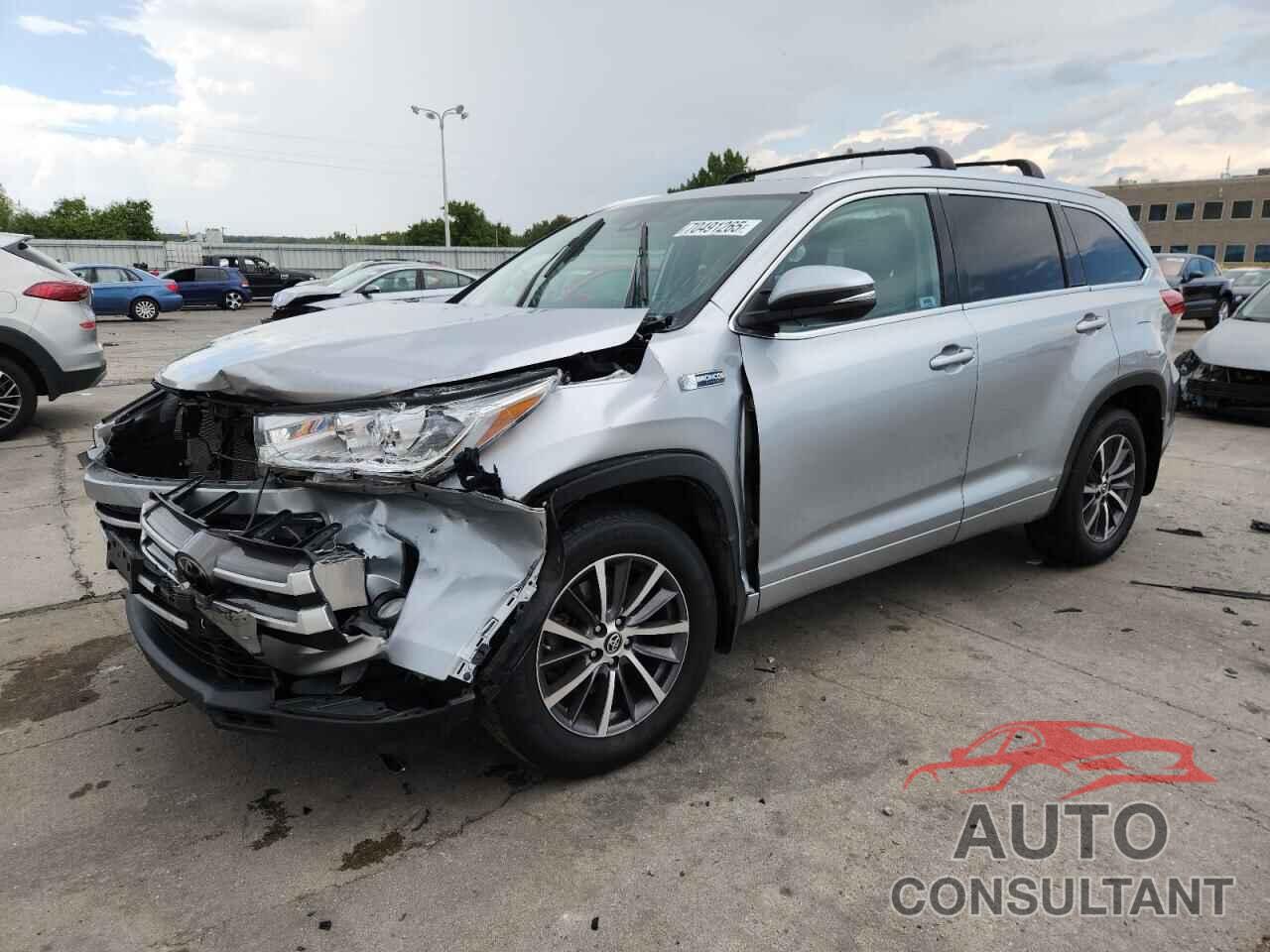 TOYOTA HIGHLANDER 2018 - 5TDJZRFH6JS832839
