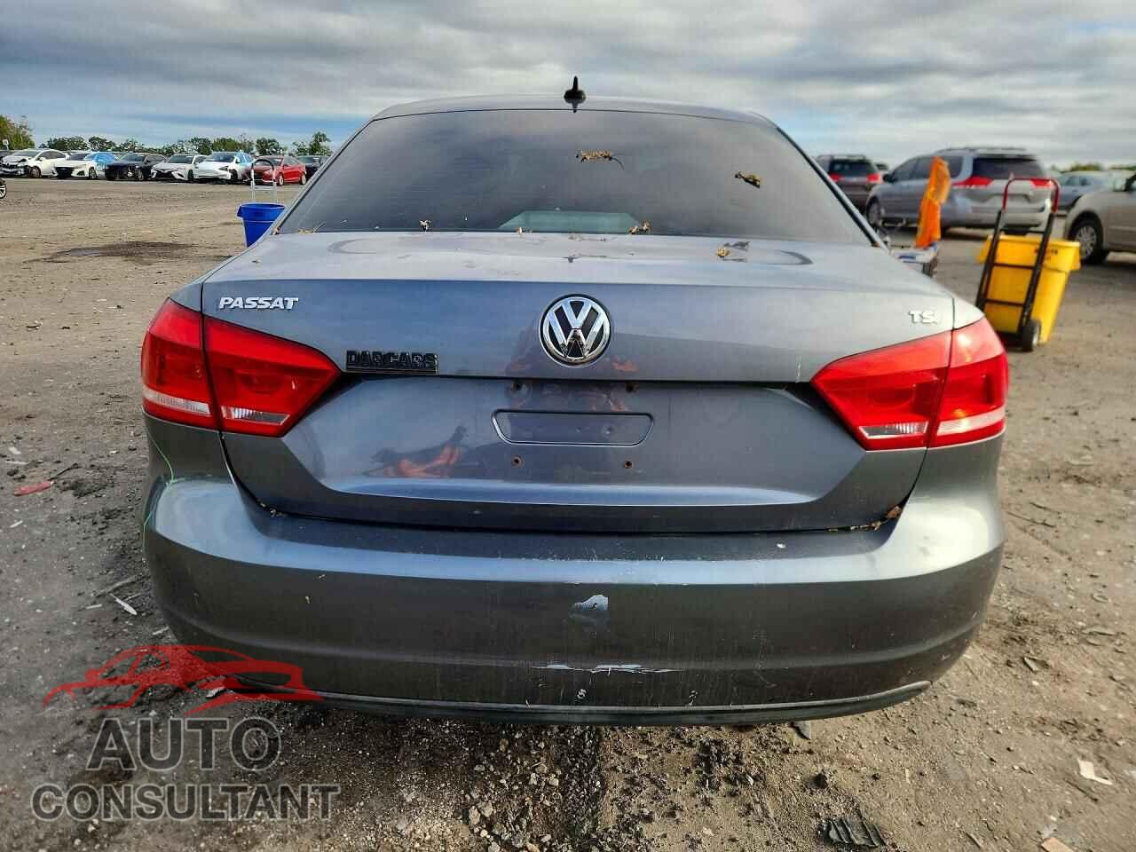 VOLKSWAGEN PASSAT 2014 - 1VWAT7A30EC043785