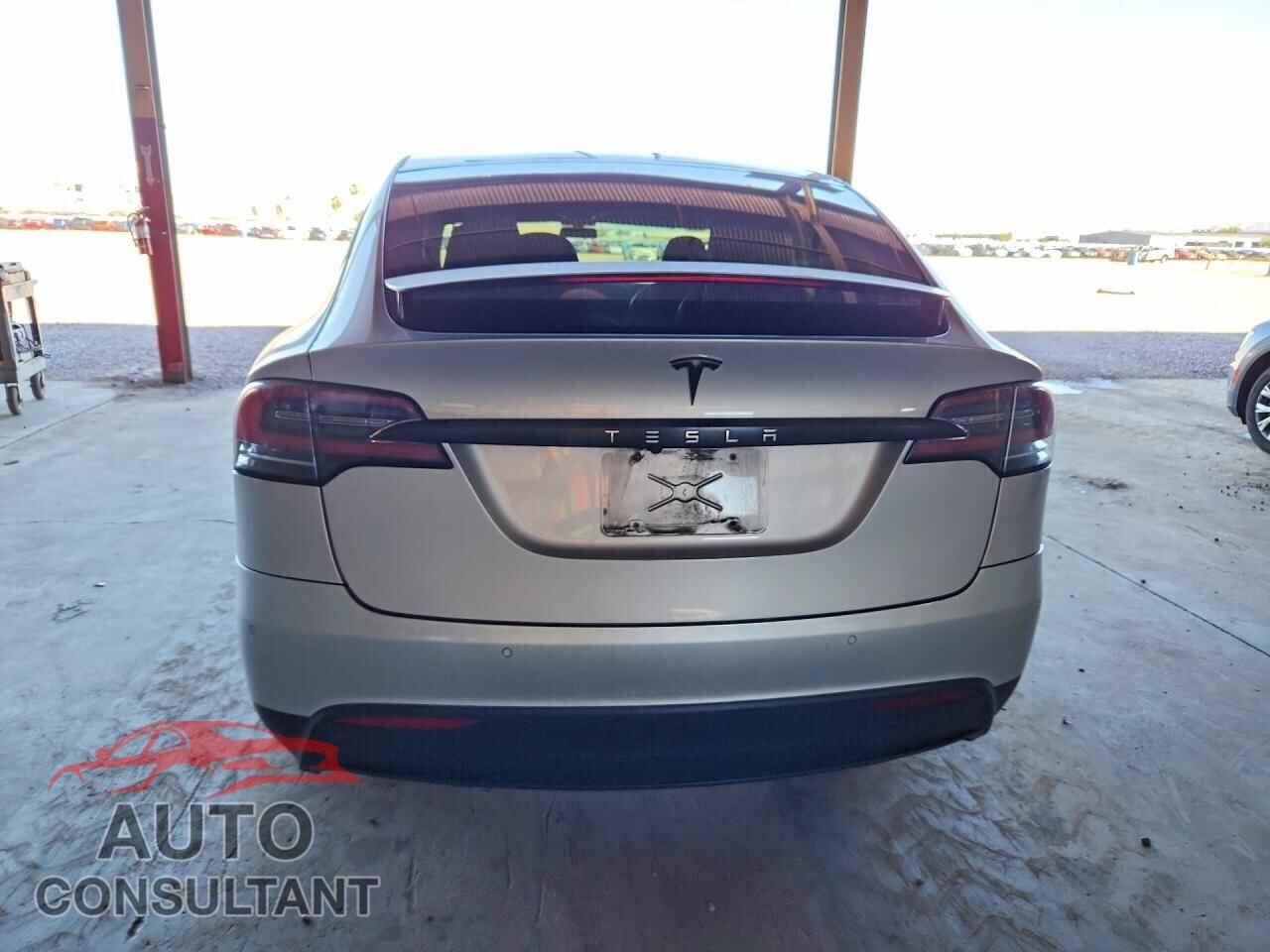TESLA MODEL X 2017 - 5YJXCBE21HF035655