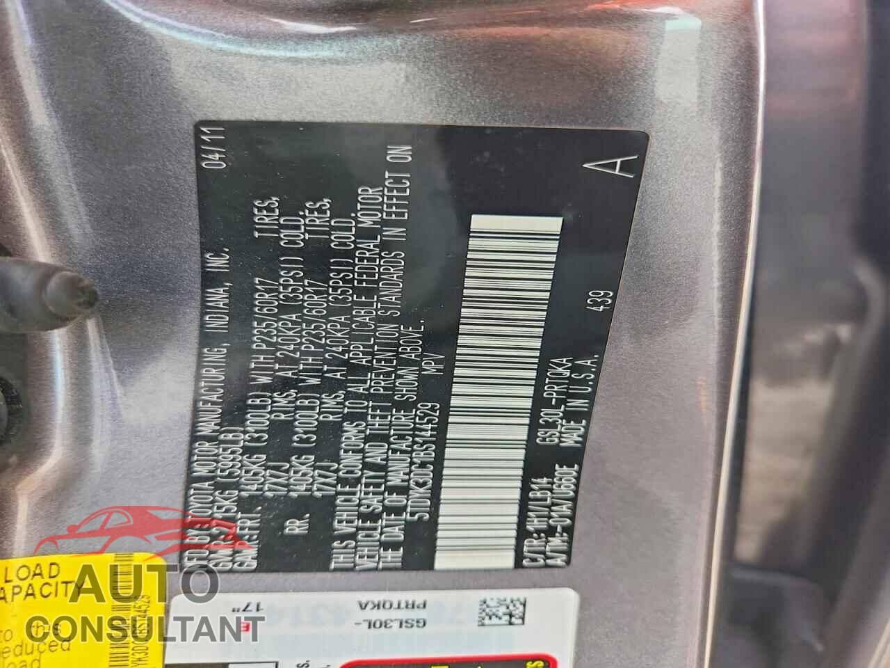 TOYOTA SIENNA 2011 - 5TDYK3DC1BS144529