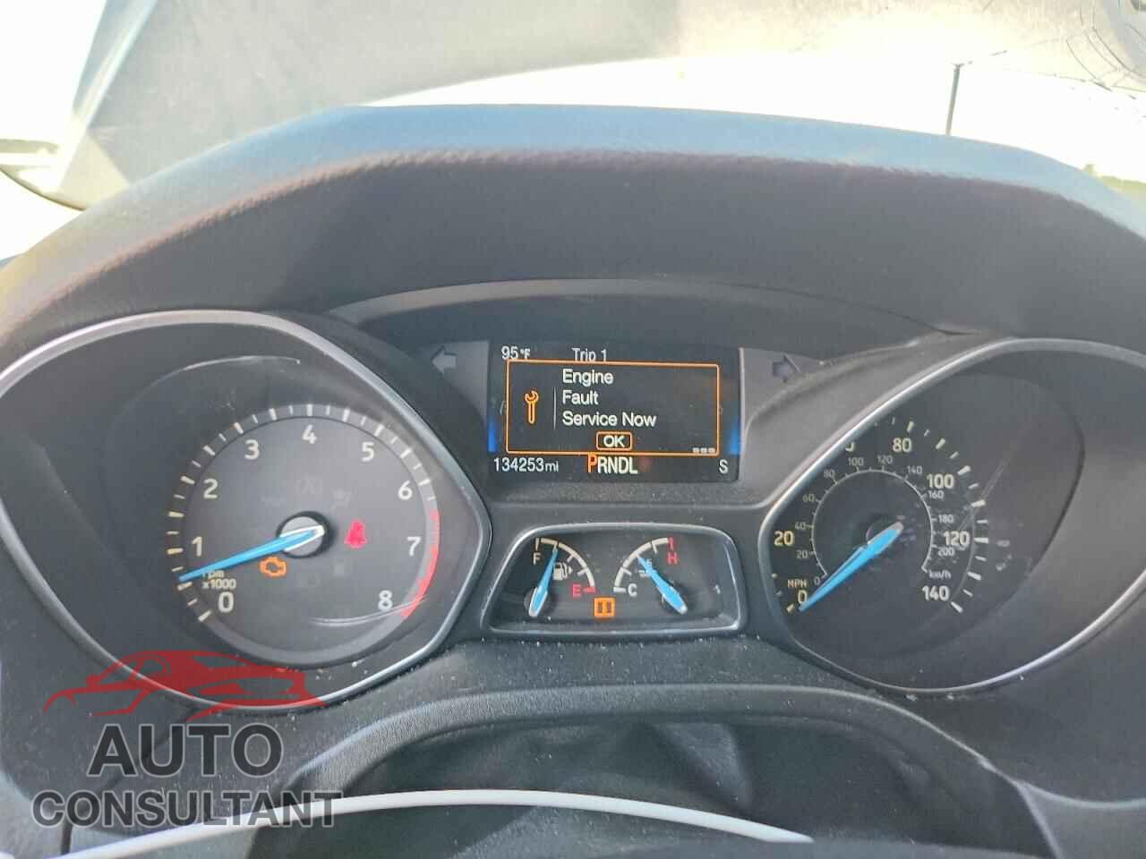 FORD FOCUS 2017 - 1FADP3F24HL252051