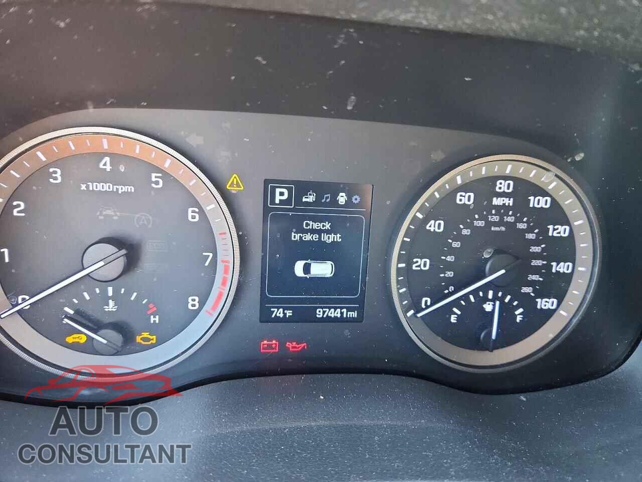 HYUNDAI TUCSON 2018 - KM8J3CA23JU708004