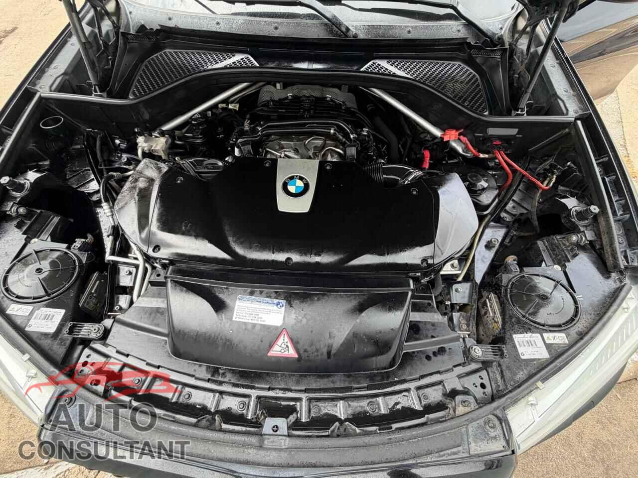 BMW X5 2014 - 5UXKR6C59E0C03003