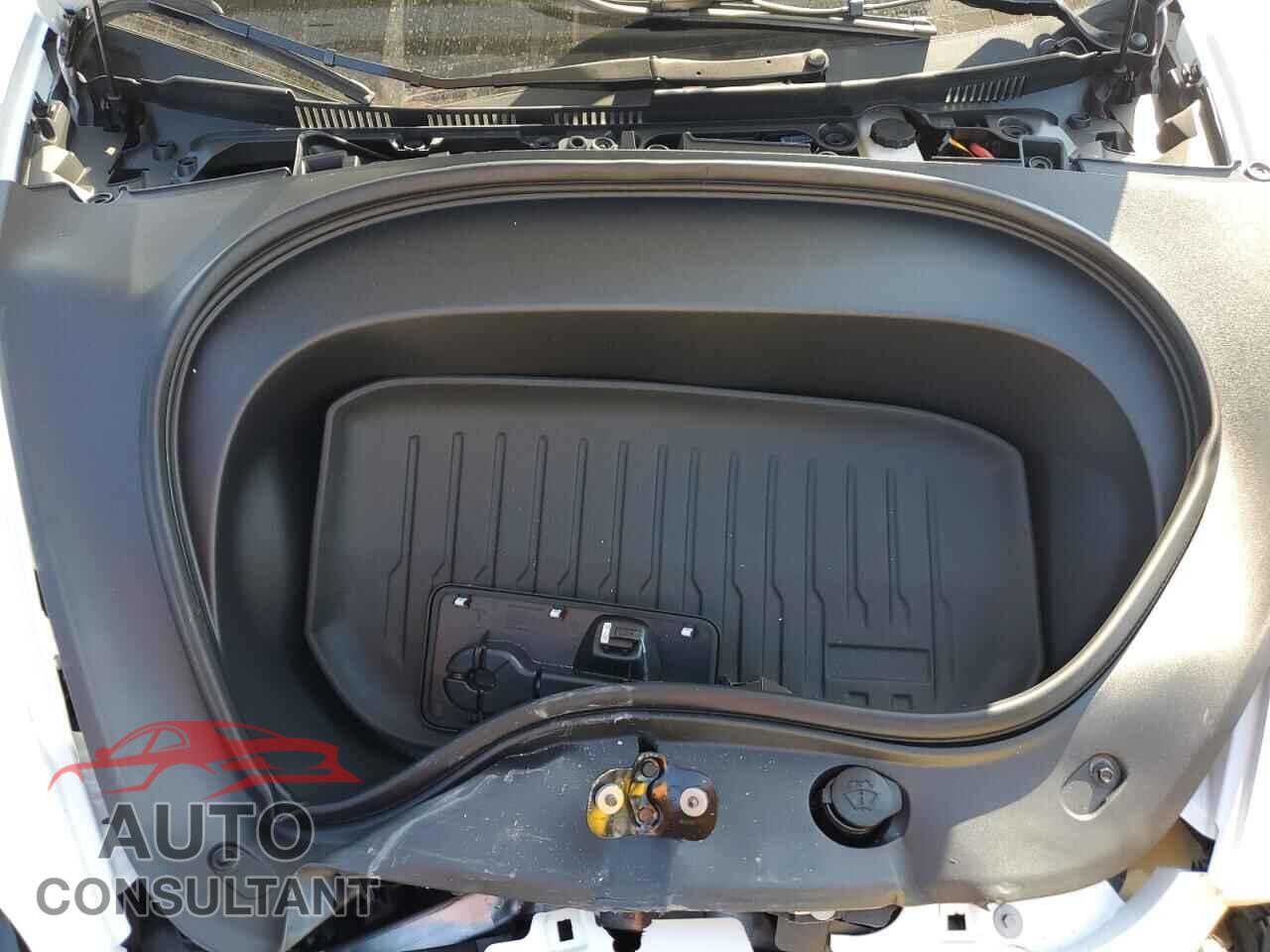 TESLA MODEL 3 2025 - 5YJ3E1EA2SF049629