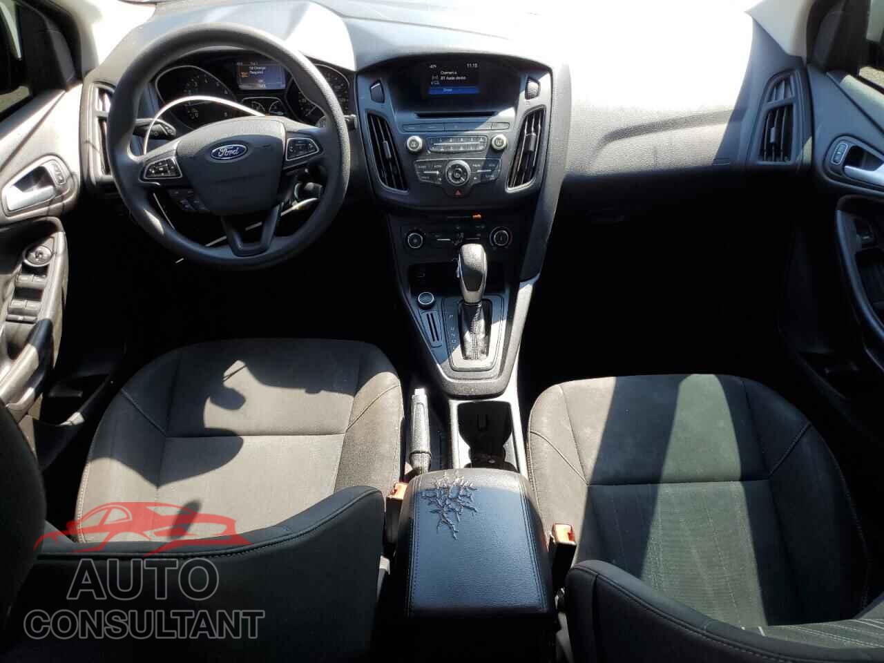 FORD FOCUS 2017 - 1FADP3F28HL272514