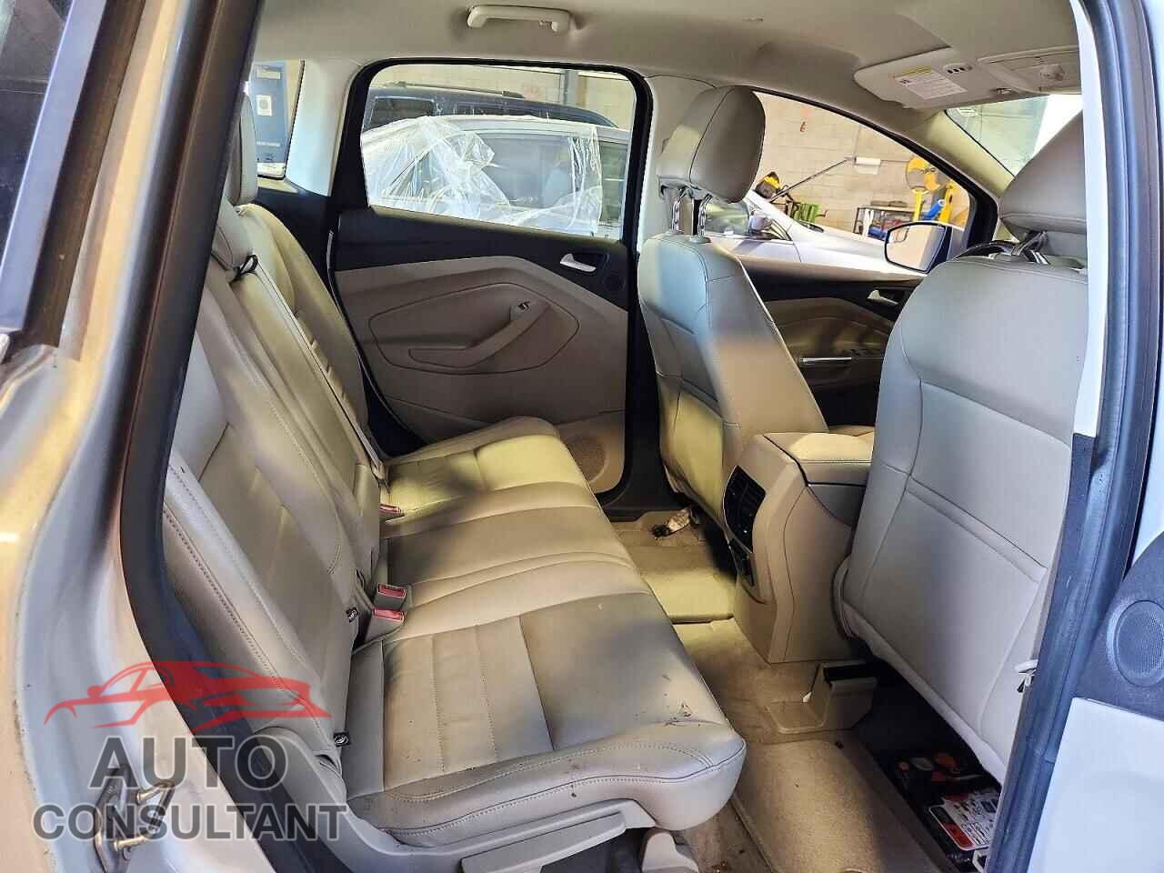 FORD CMAX 2015 - 1FADP5BU8FL115307