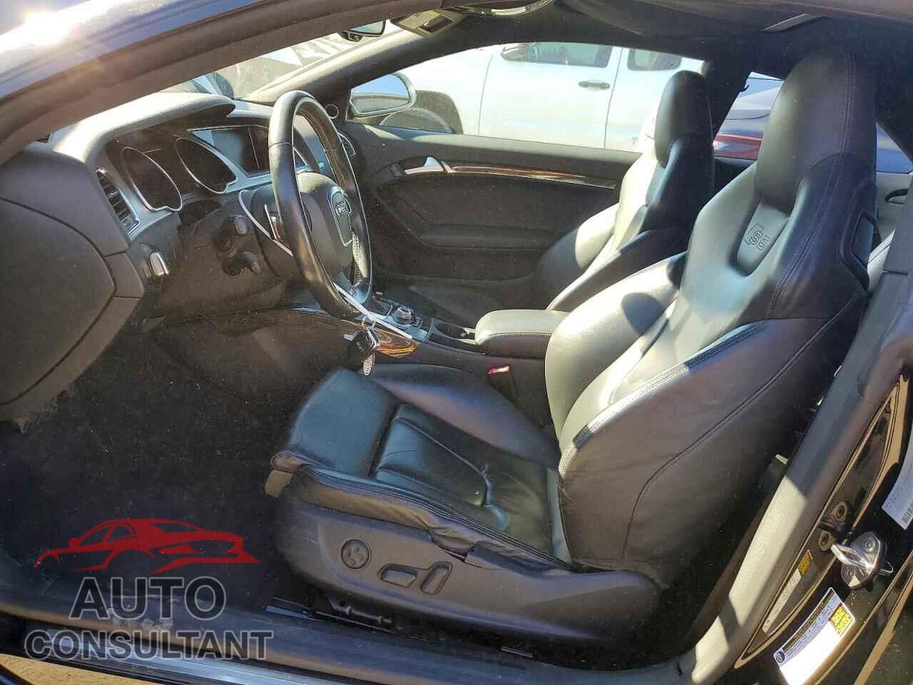 AUDI S5/RS5 2011 - WAUCVAFR0BA043001