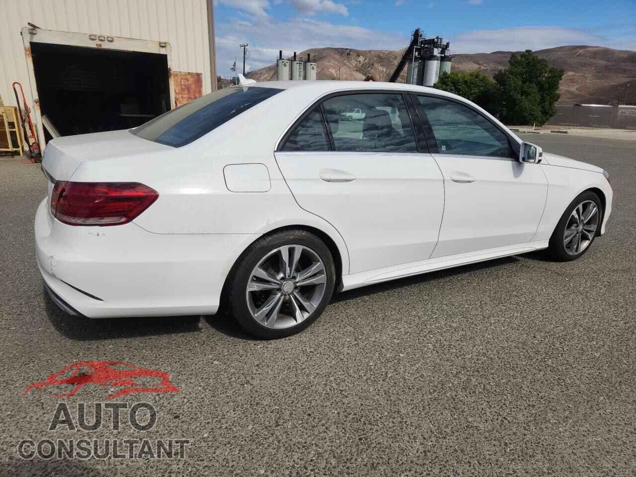MERCEDES-BENZ E-CLASS 2015 - WDDHF5KBXFB121988