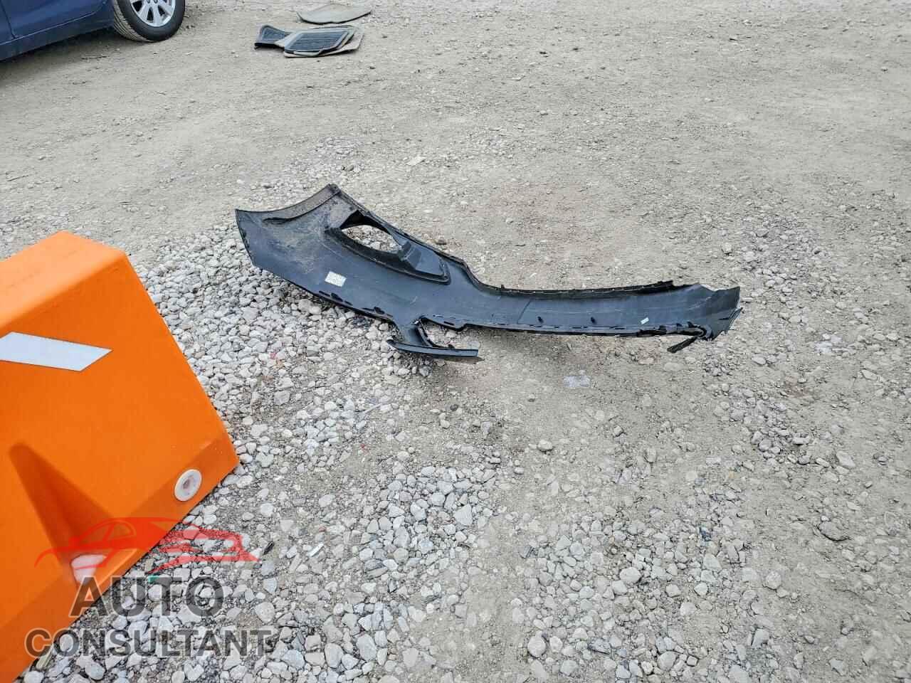 FORD FOCUS 2018 - 1FADP3F20JL228657