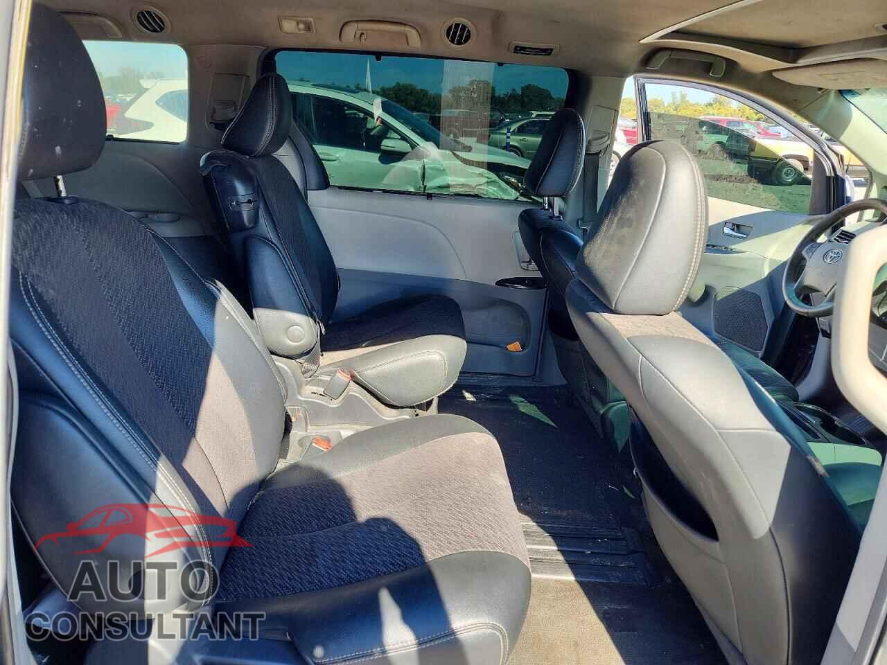 TOYOTA SIENNA 2011 - 5TDXK3DC7BS134521