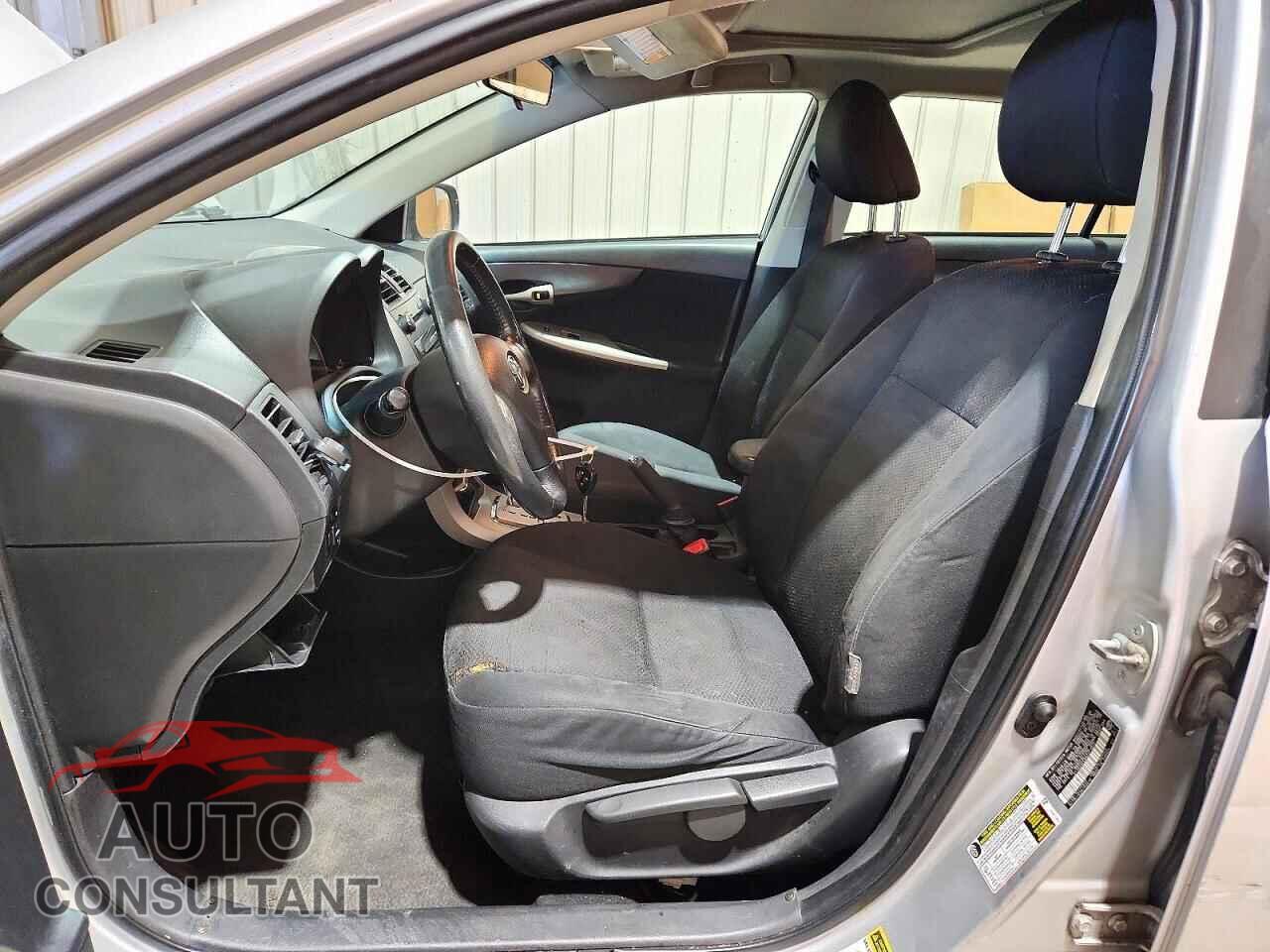 TOYOTA COROLLA 2010 - 2T1BU4EE8AC271873