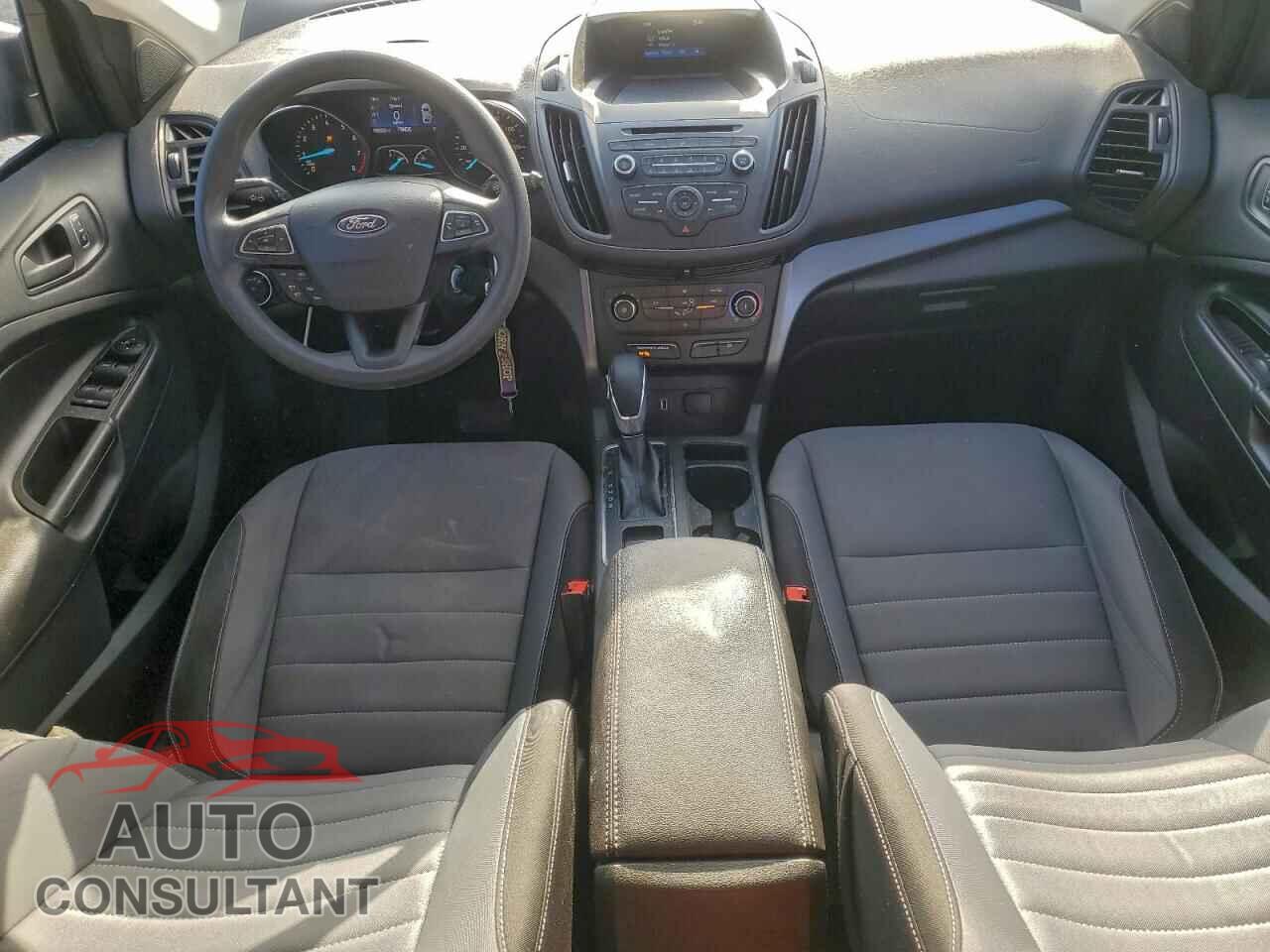 FORD ESCAPE 2017 - 1FMCU0F73HUD93305