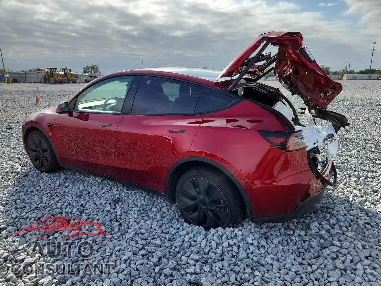 TESLA MODEL Y 2024 - 7SAYGAEE1RF196492
