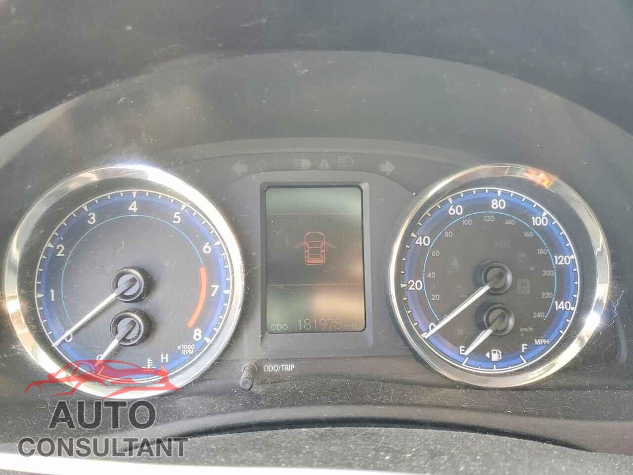 TOYOTA COROLLA 2019 - 5YFBURHE0KP888405