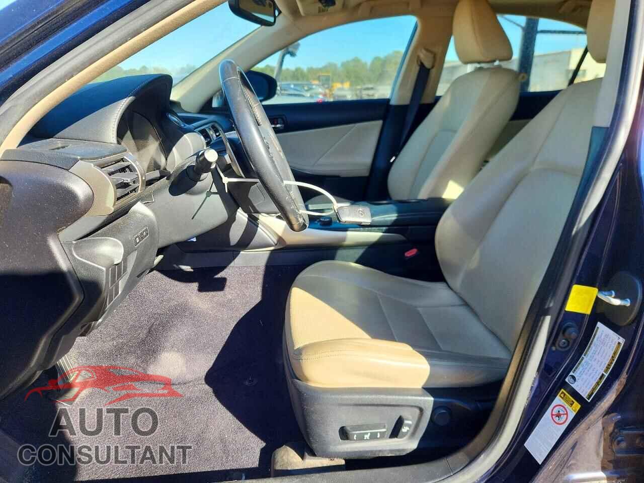 LEXUS IS 2014 - JTHCF1D21E5011885